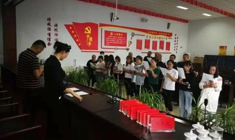 文艺培训送下乡  指导村民学表演